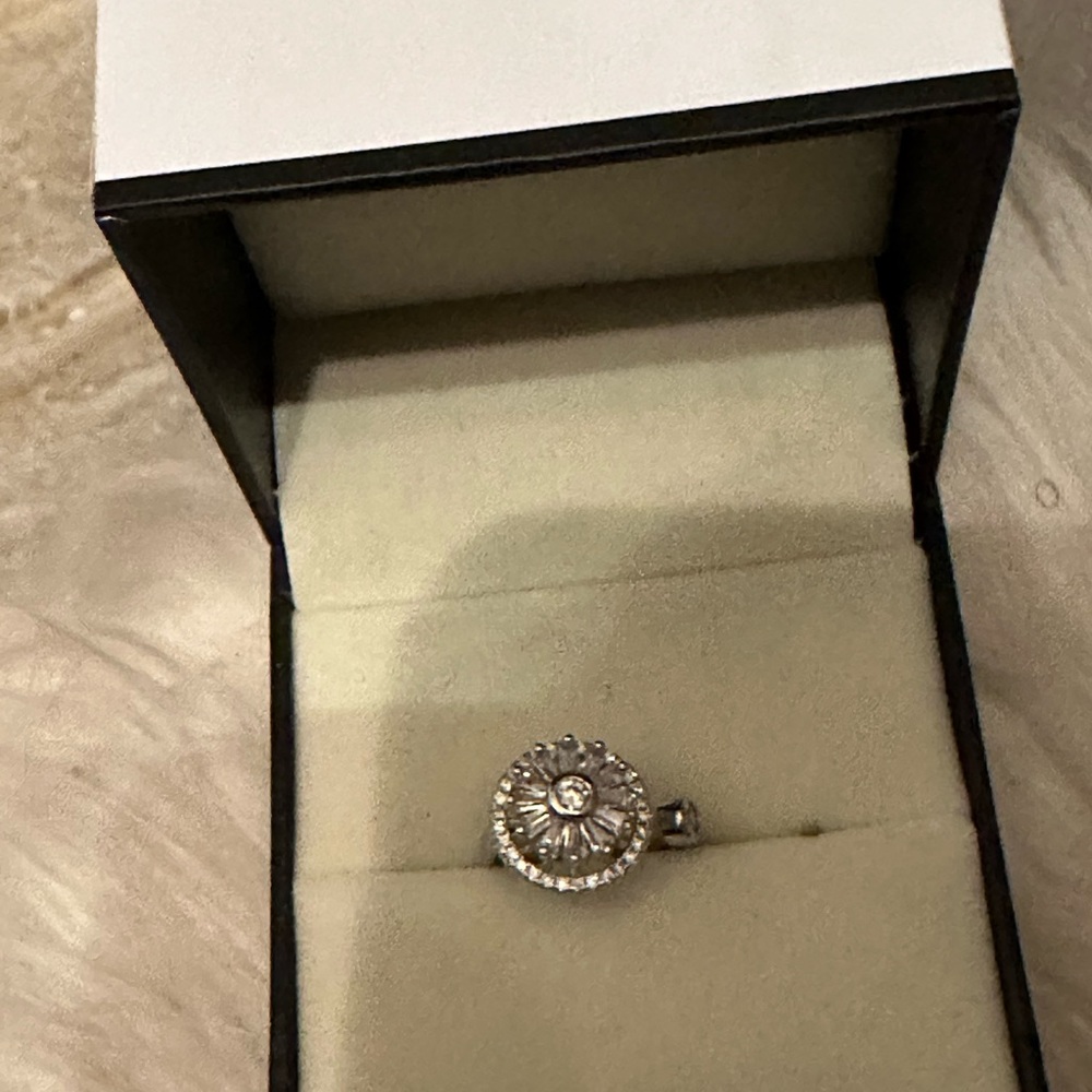New💕Rotatable CZ Ring - Picture 4 of 6